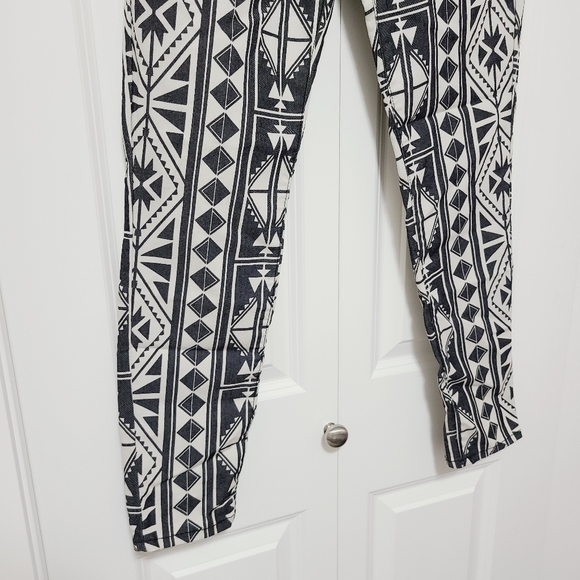 Ombre Tribal Print Jeans - Picture 3 of 7